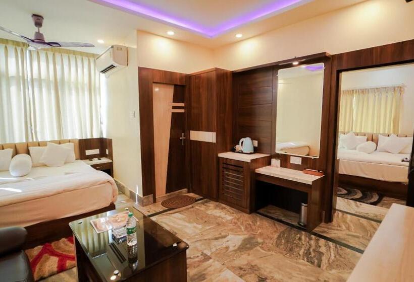 酒店 Silver Sand Eco Resort !! Beachfront !! With Biggest Pool And Huge Open Area !! Ideal For Weddings !