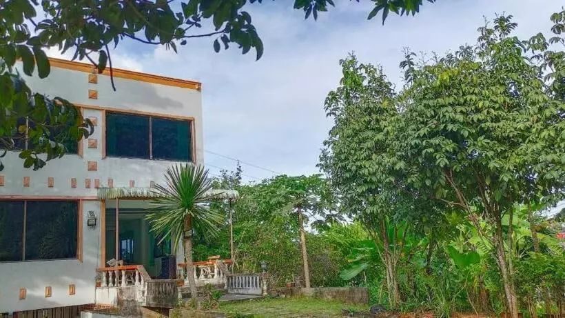 モーテル Mountain View Hostel   Krabi Airport Near Wat Thamsuea