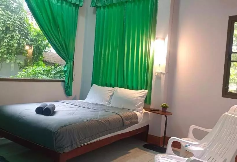 モーテル Mountain View Hostel   Krabi Airport Near Wat Thamsuea