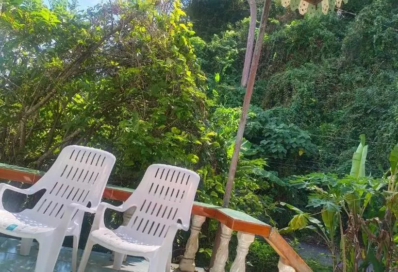 モーテル Mountain View Hostel   Krabi Airport Near Wat Thamsuea