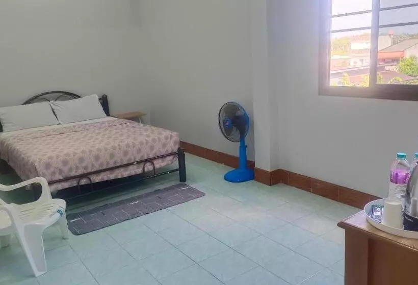 モーテル Mountain View Hostel   Krabi Airport Near Wat Thamsuea