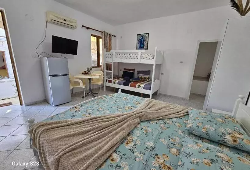 Majatalo Himara Beach Rooms