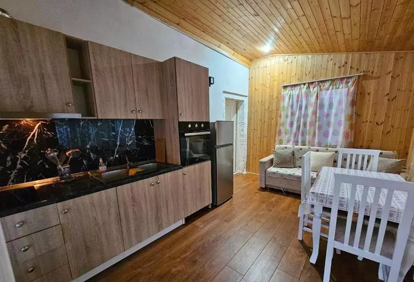 Majatalo Himara Beach Rooms