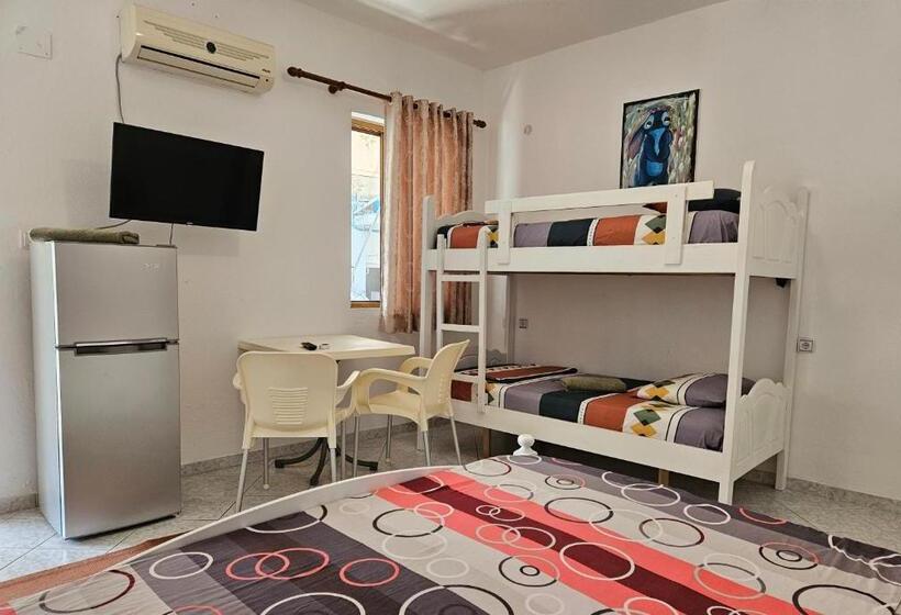 פנסיון Himara Beach Rooms