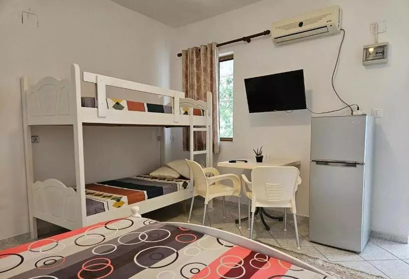 Majatalo Himara Beach Rooms