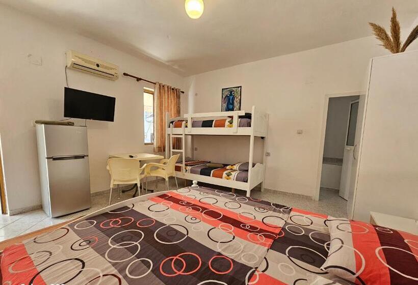 פנסיון Himara Beach Rooms