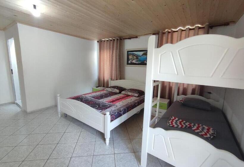 פנסיון Himara Beach Rooms