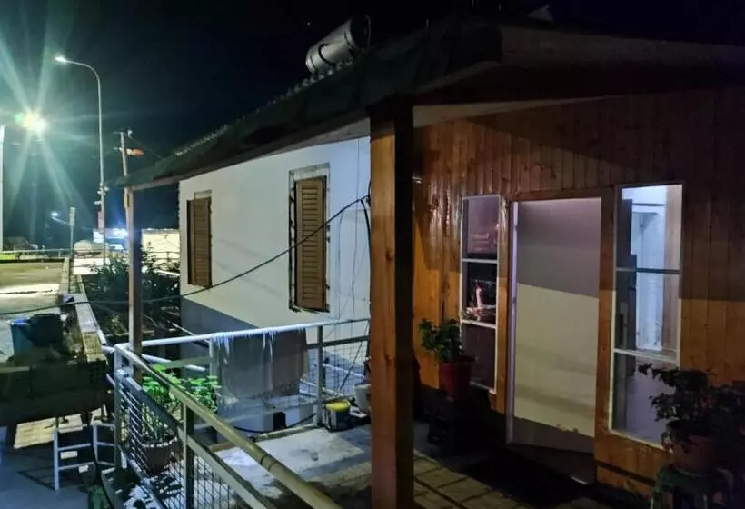 Majatalo Himara Beach Rooms