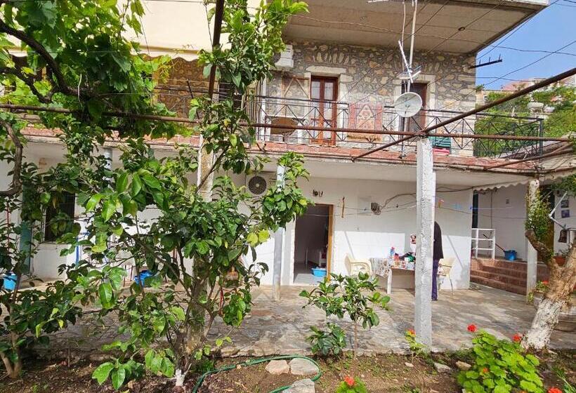 פנסיון Himara Beach Rooms