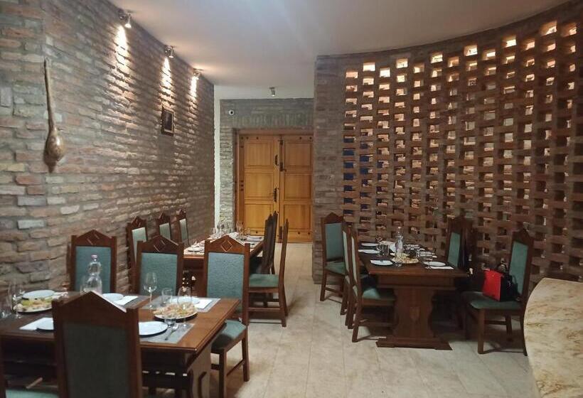 פנסיון Josephus Vendégház