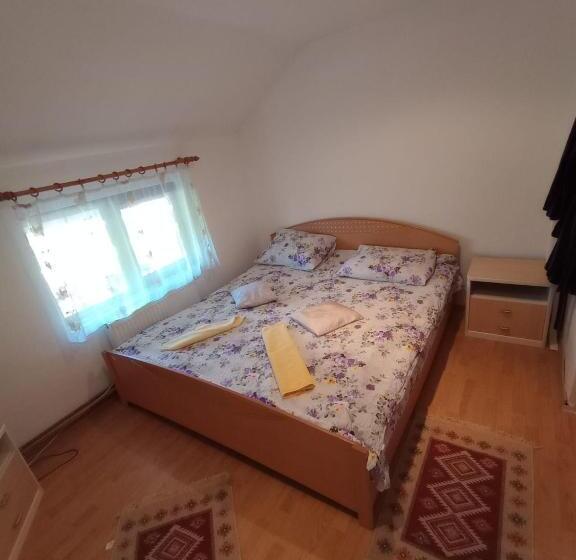 Pensiune Cazare Restaurant Casa Deni