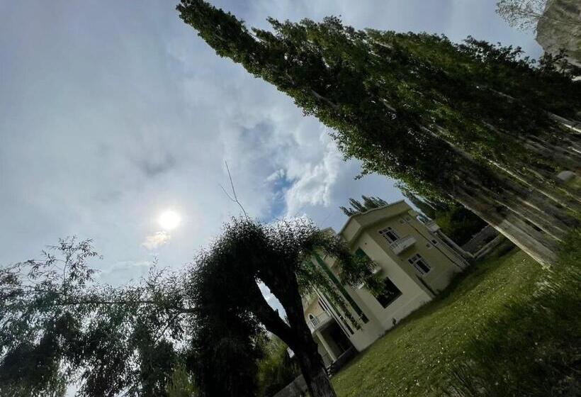 Skardu Saraye Hotel & Resort