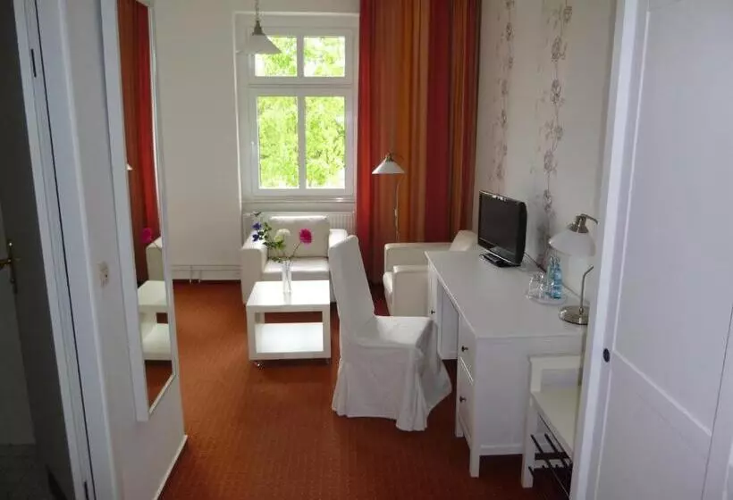 ホテル Adler