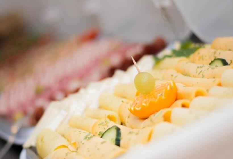 Отель Bed & Breakfast Outlet