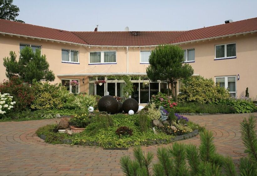 בית מלון כפרי Circle Inn