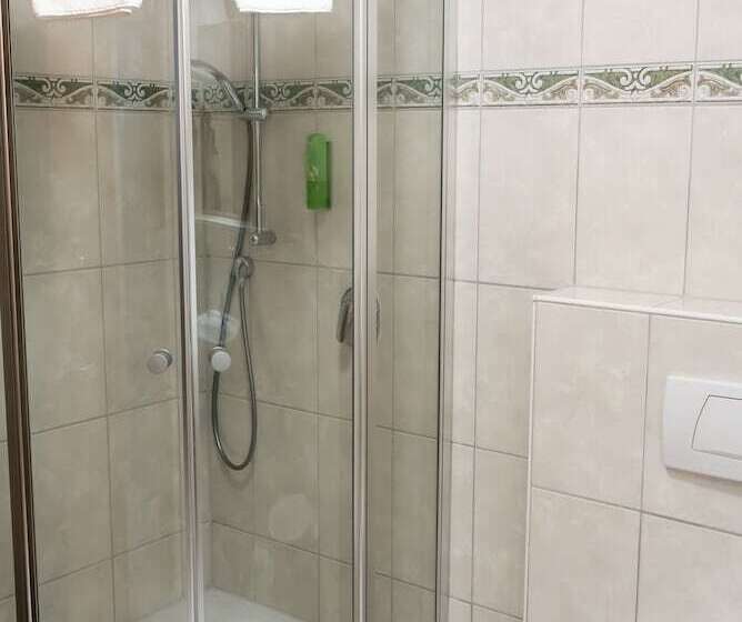 בית מלון כפרי Circle Inn