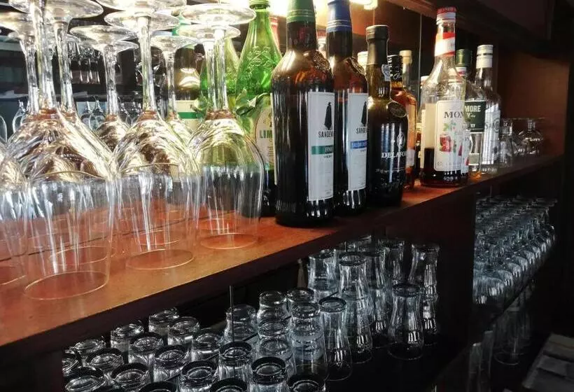 ホテル Dorfschänke