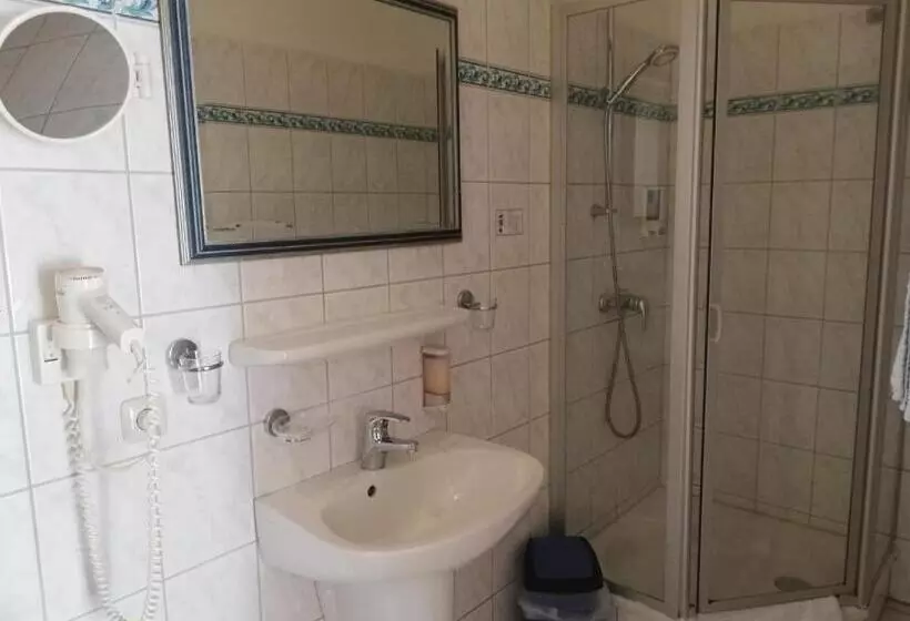 ホテル Dorfschänke