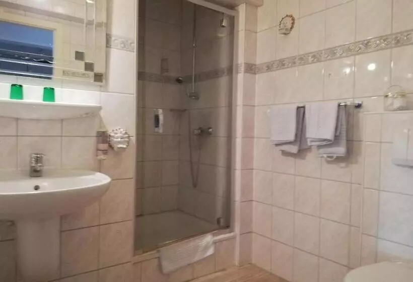 ホテル Dorfschänke