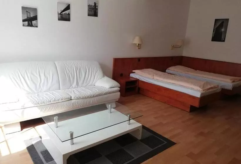 ホテル Dorfschänke