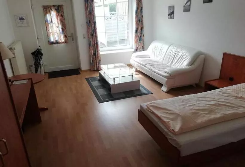 ホテル Dorfschänke