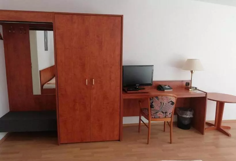 ホテル Dorfschänke