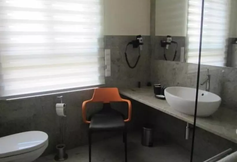 ホテル Exklusive Gastezimmer Landau