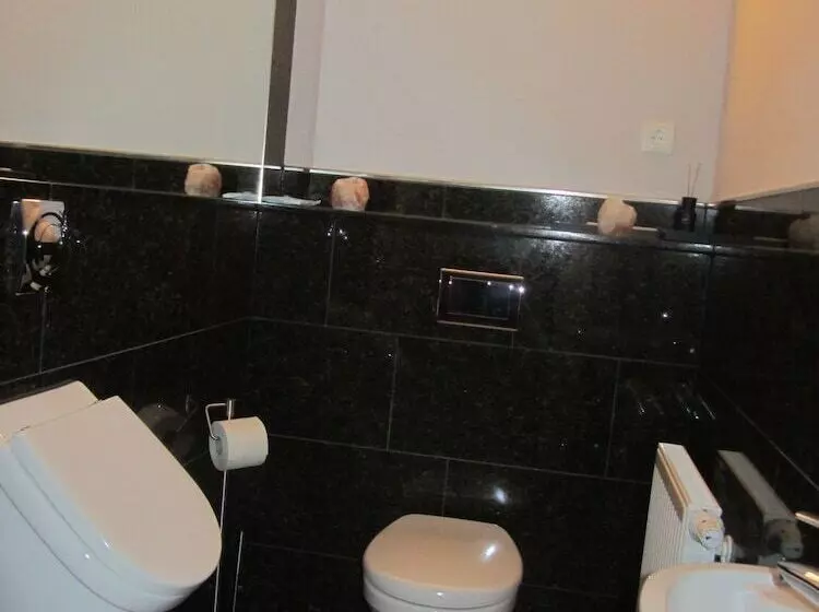ホテル Exklusive Gastezimmer Landau
