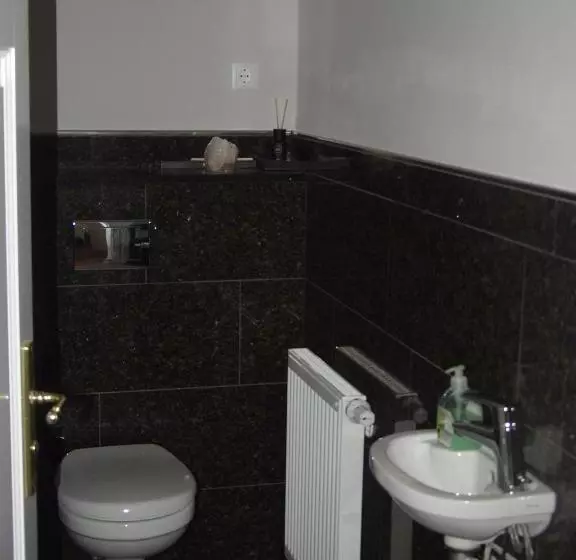 ホテル Exklusive Gastezimmer Landau