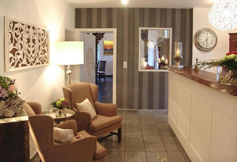 فندق Garni Landhaus Uttum