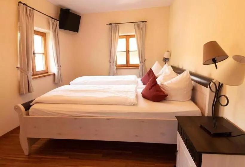 Hotelli Gasthaus Murauer