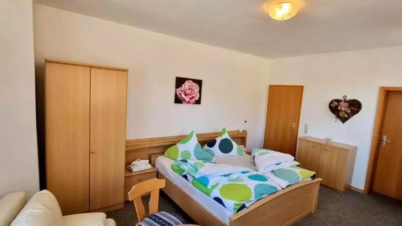 ホテル Landhaus Adorf