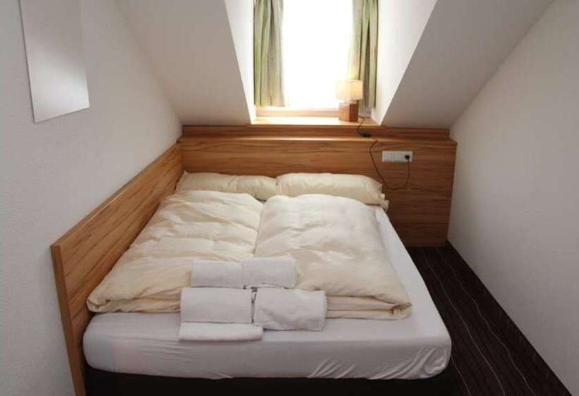 Hotel Schafer Boardinghouse