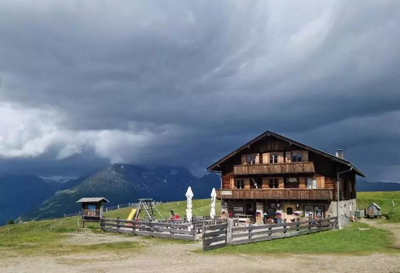 Retkeilymaja Almgasthaus Glocknerblick