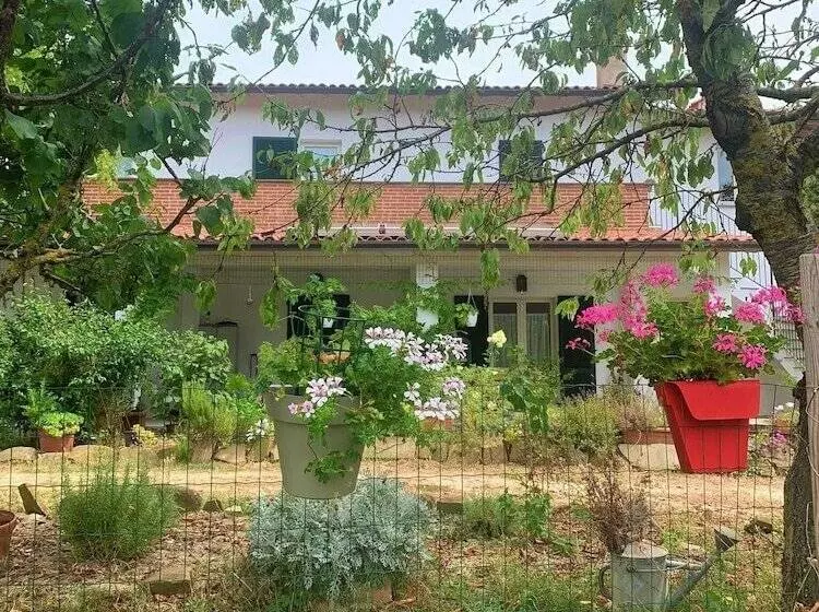 ベッドアンドブレックファースト Butterflies Rest