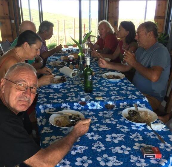 تختخواب و صبحانه L Arche