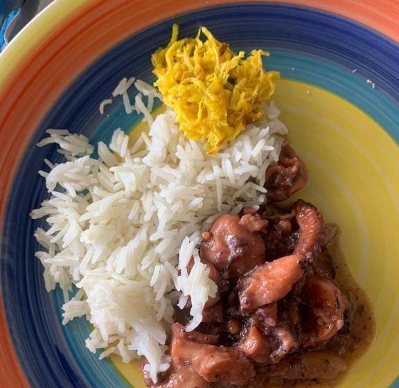 تختخواب و صبحانه L Arche