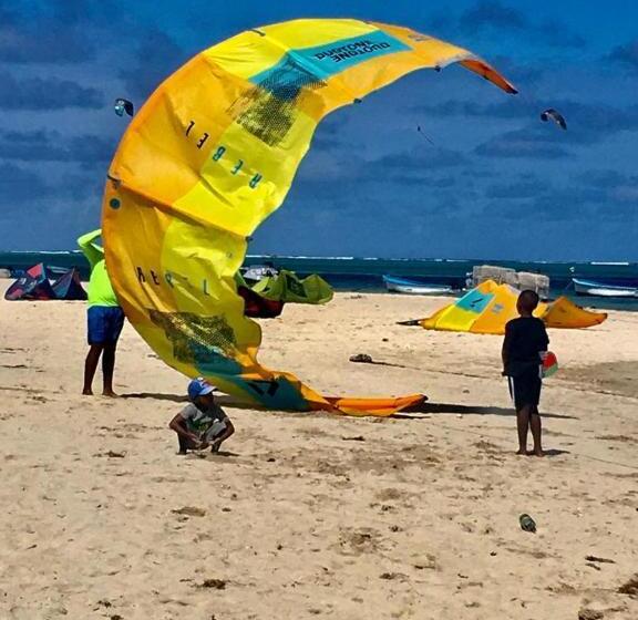 تختخواب و صبحانه L Arche