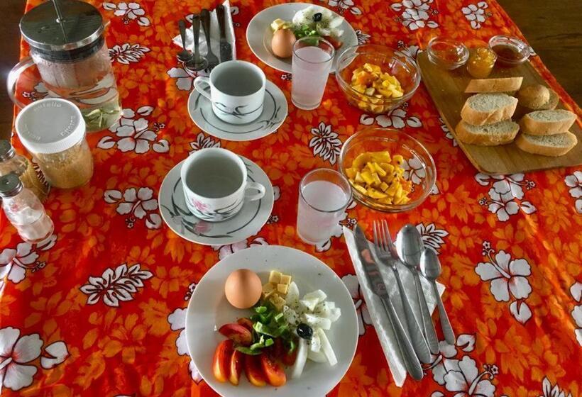 تختخواب و صبحانه L Arche