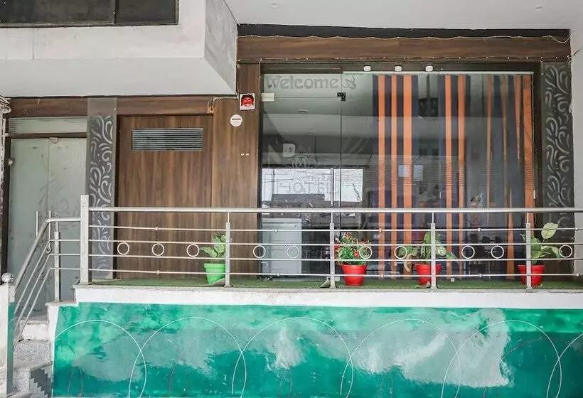 Hotel Fabexpress Myraa