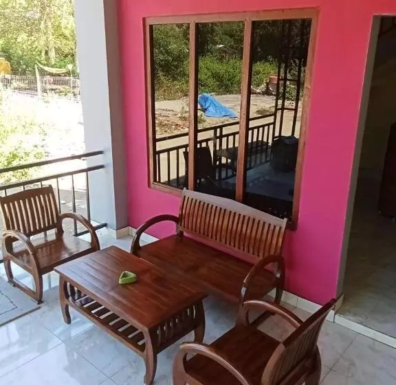 Hotelli Fx72 Labuan Bajo