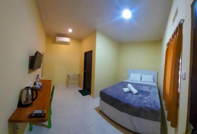 Отель Fx72 Labuan Bajo