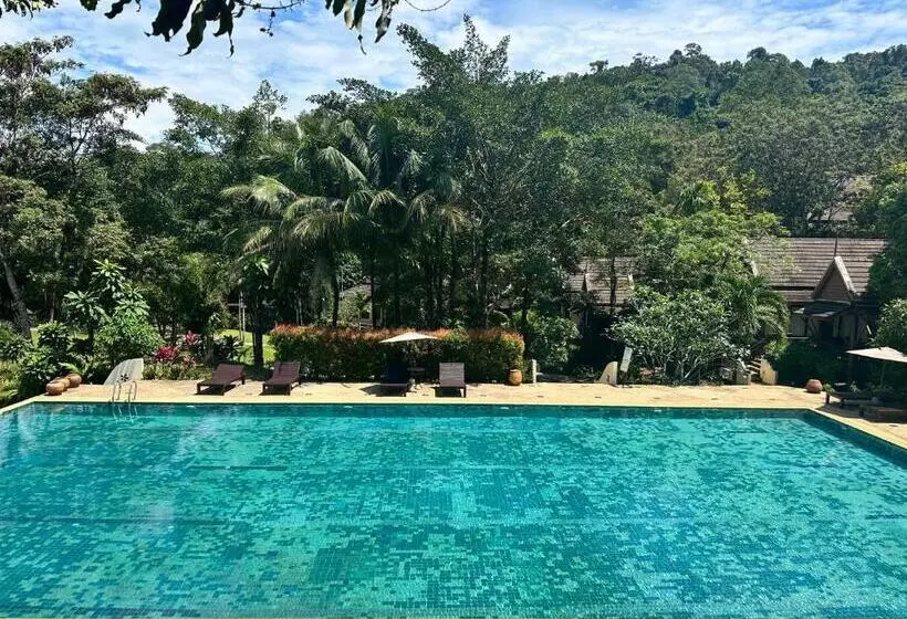 Hotelli Kooncharaburi Resort   Koh Chang