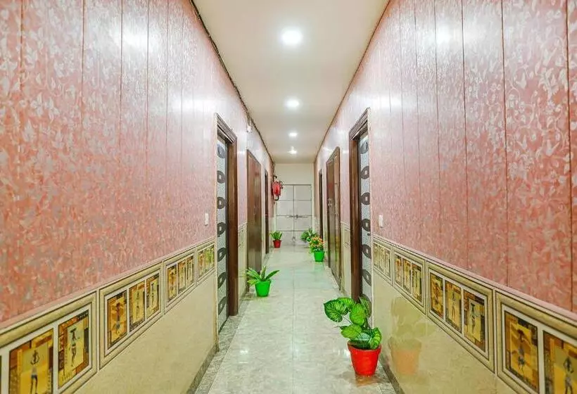 Hotel Fabexpress Myraa