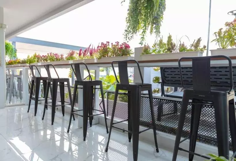 ユースホステル Sananwan Hometel