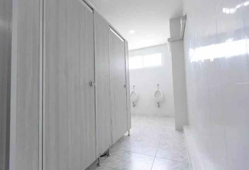 ユースホステル Sananwan Hometel