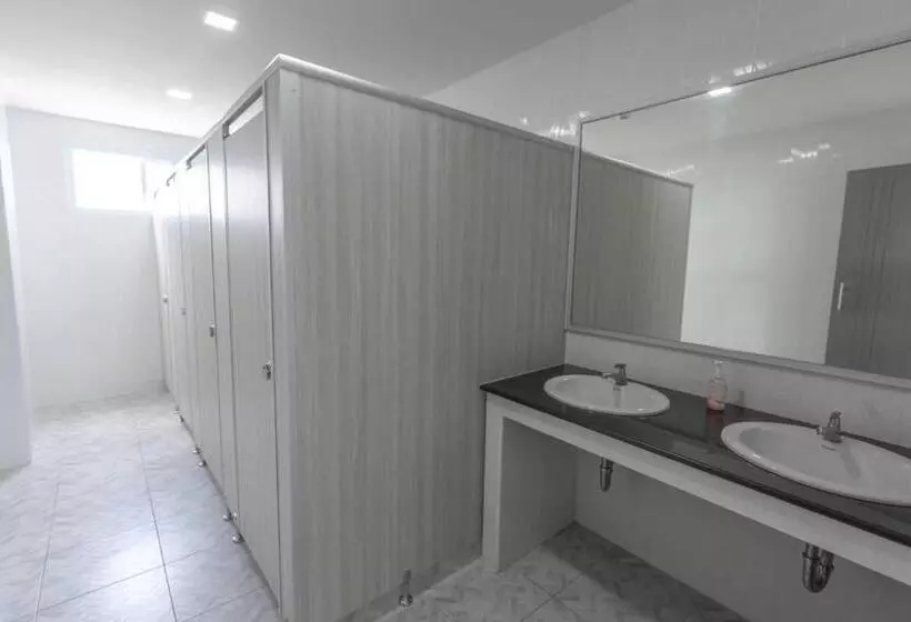 ユースホステル Sananwan Hometel