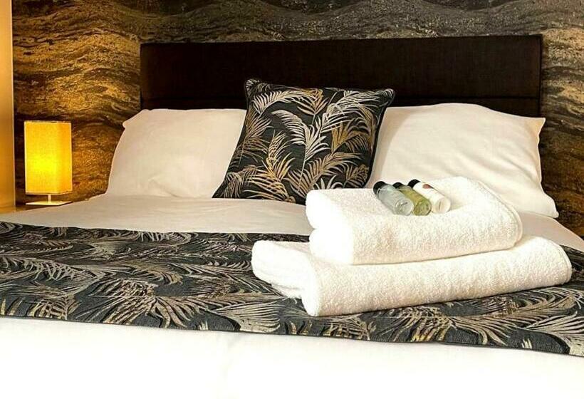 Общежитие The Corner Rooms At The Black Horse Inn