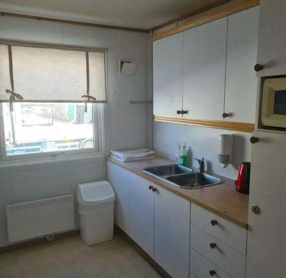 تختخواب و صبحانه Berlevåg Motell As