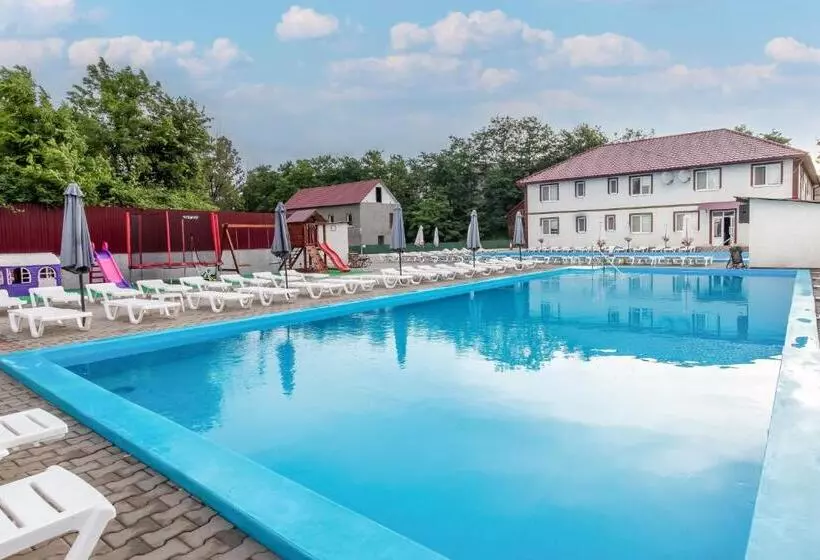 Hotelli ранчо офре